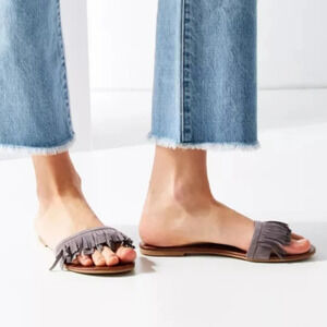 Urban Outfitters Jeffery Cambell Easy Fringe  sandals SZ 7.5